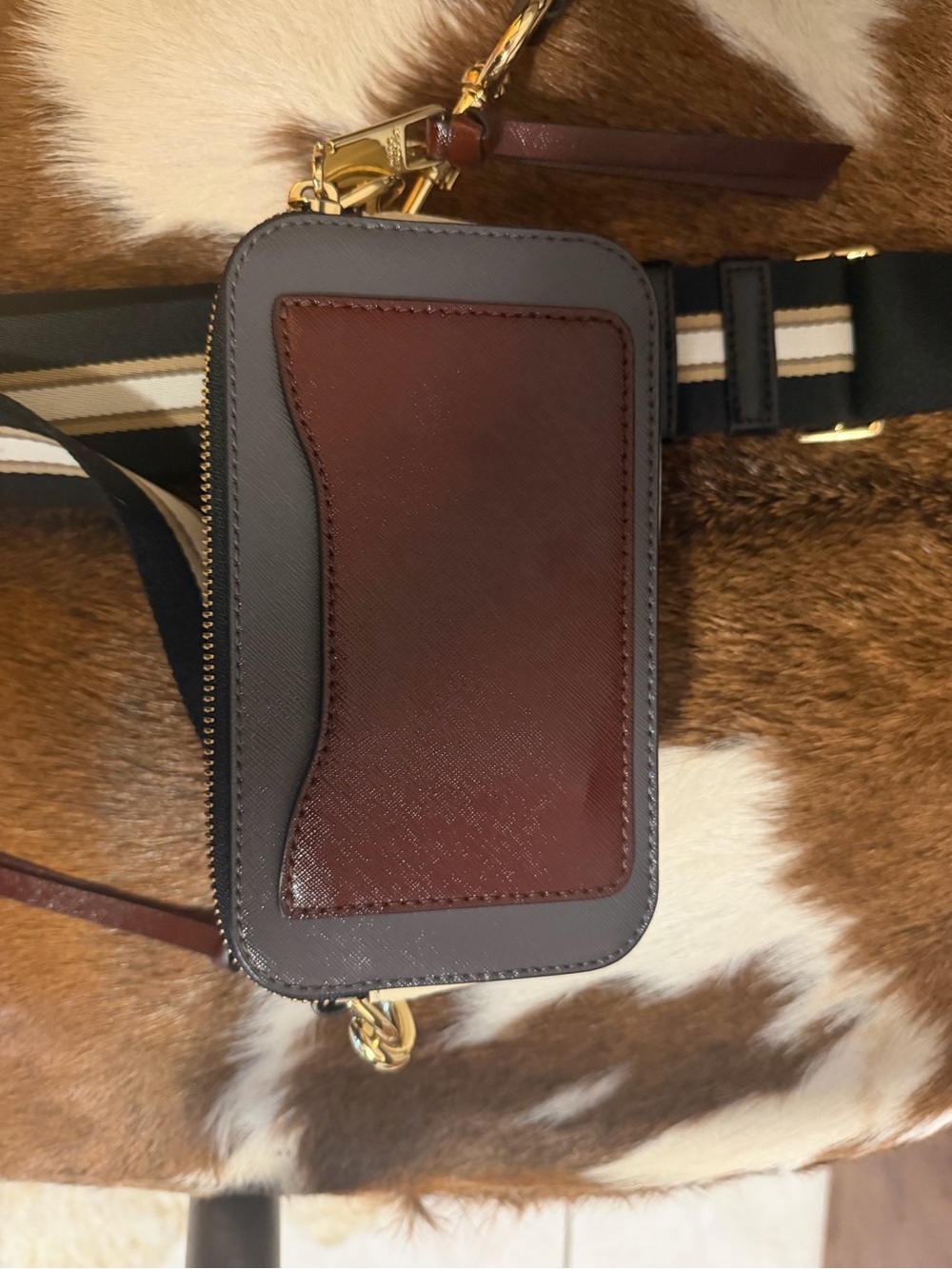 Marc Jacobs Black Leather Compact Belt Bag with Gold Double-J Logo - Picture 8 of 9